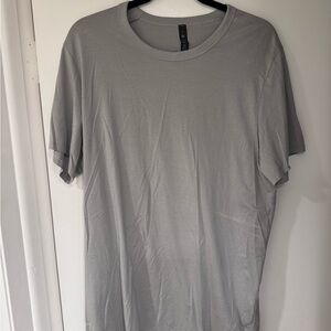 Men’s lululemon T shirt